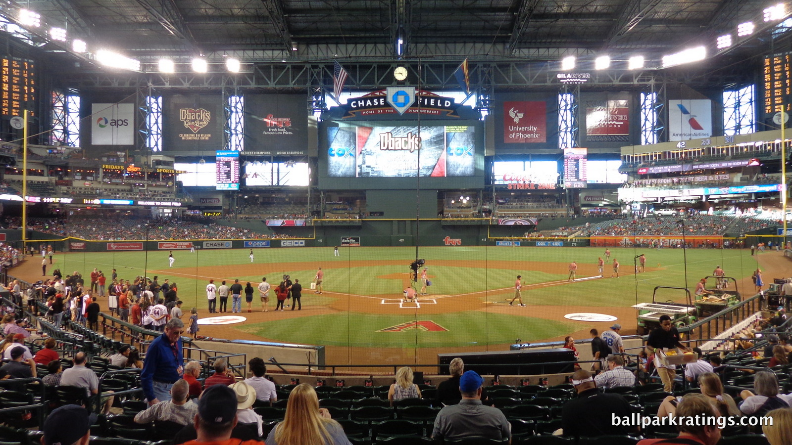 7 Cool Amenities at Major League Ballparks - Portable Press