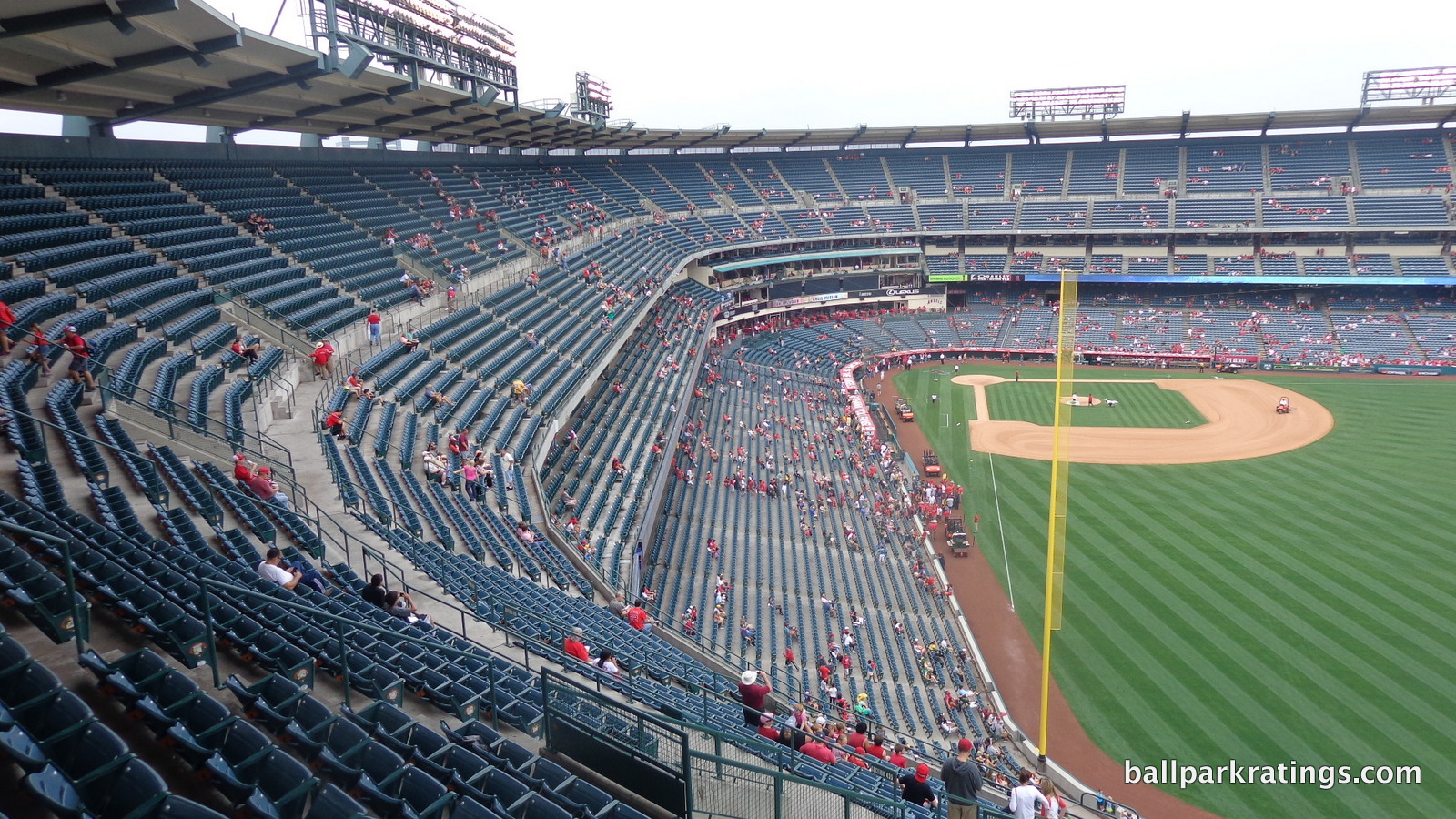 File:Wrigley Field 100 level grandstand concourse and ramps IMG