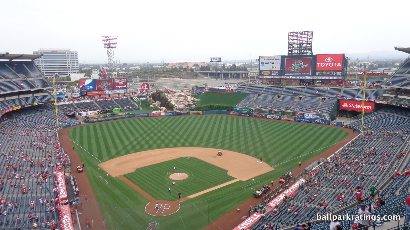 Angels don't have set plan for corner outfielders