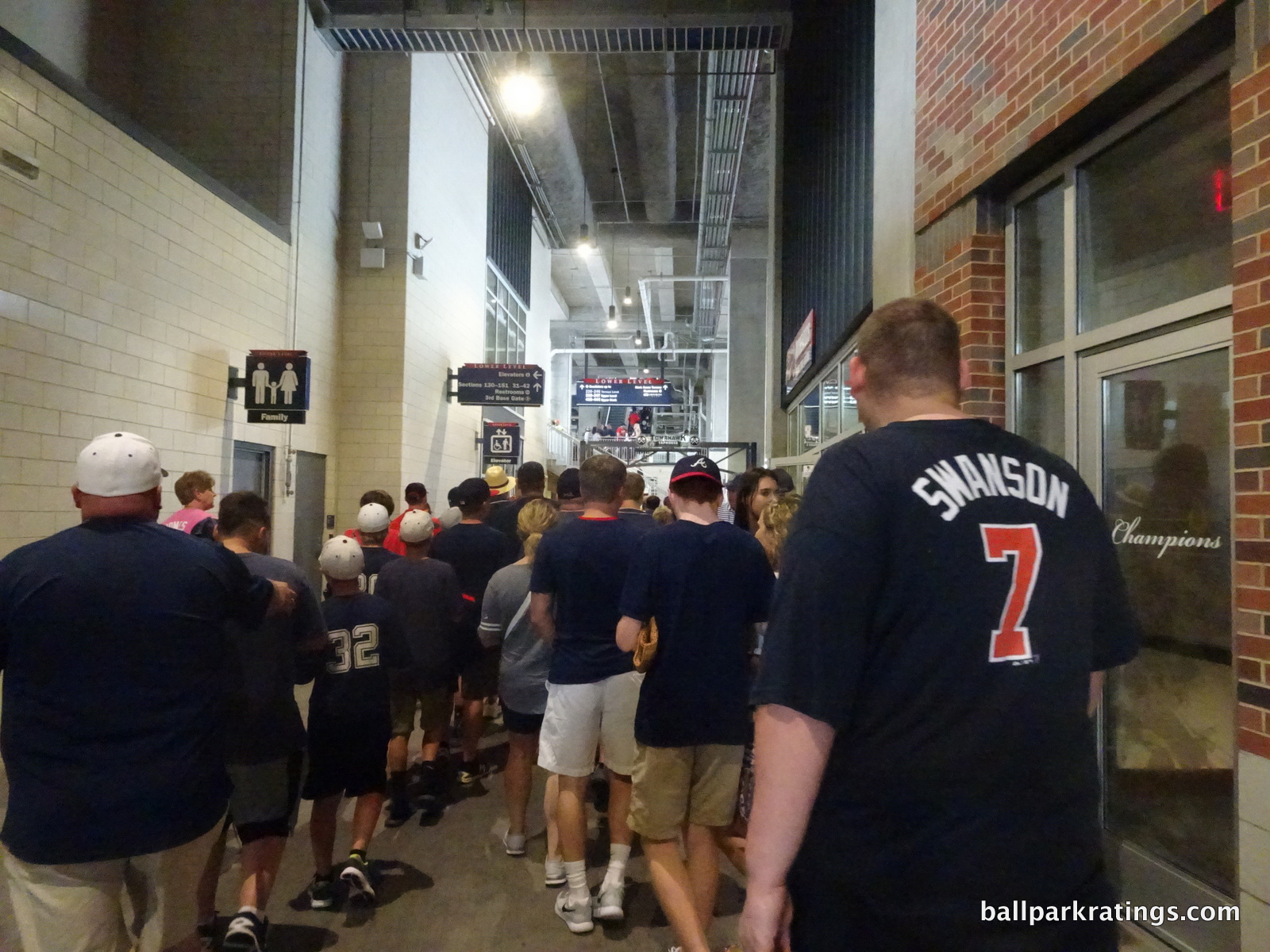 SunTrust Park concourses crowding